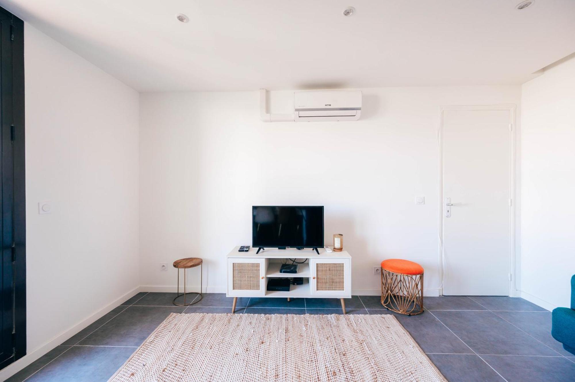 Velodrome 6 Couchages Avec Clim Apartment Marseille Ngoại thất bức ảnh